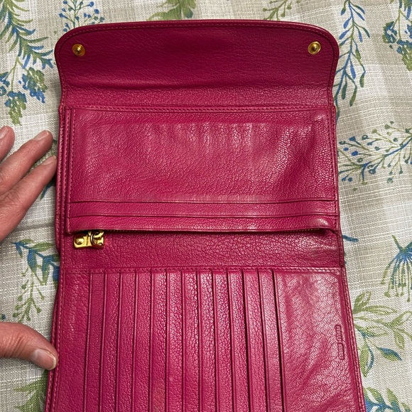 Miu Miu Fuchsia Leather Long Flap Wallet with Gold Logo - Picture 3 of 16